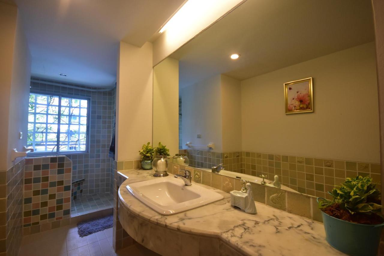 Hua Hin Beachfront Condo Экстерьер фото